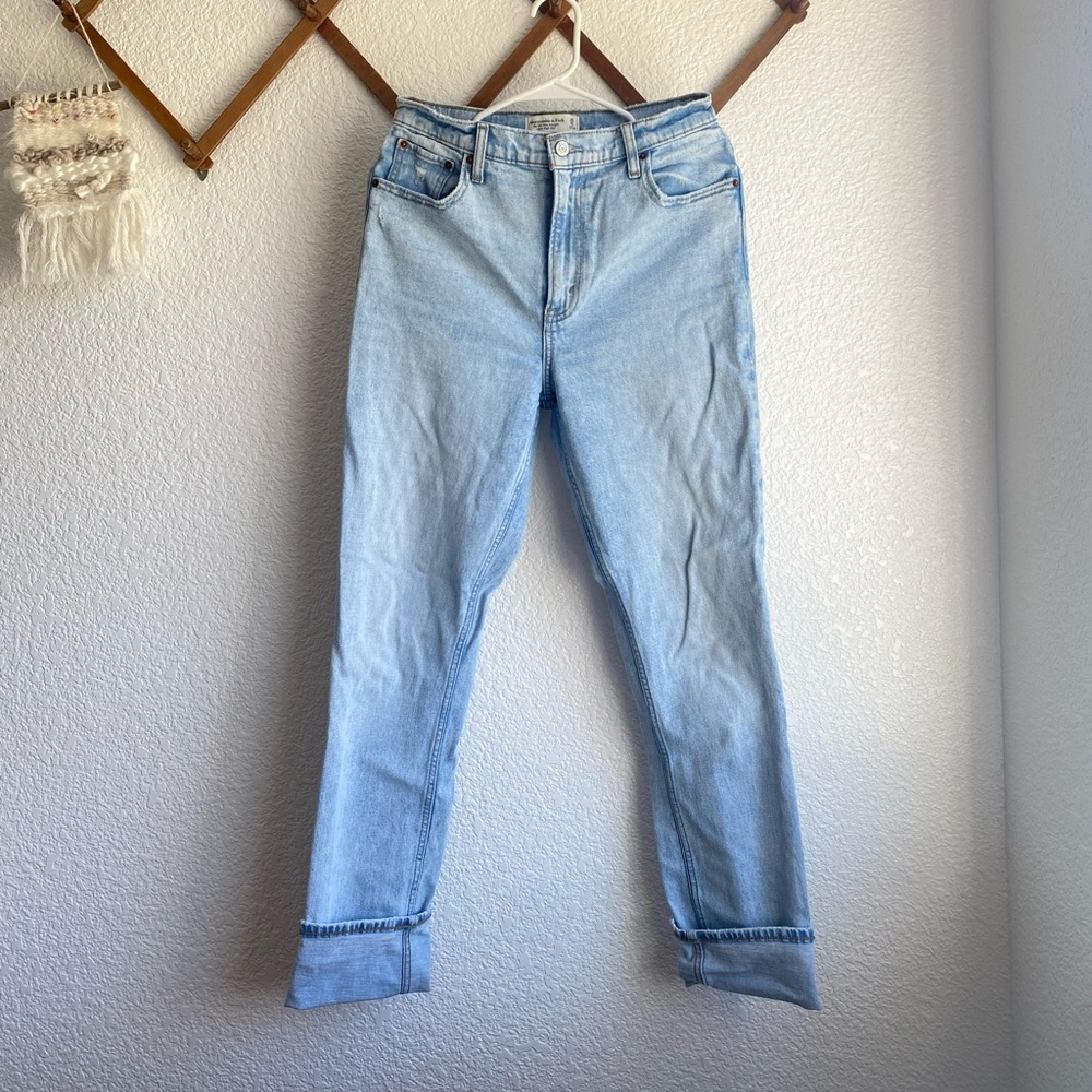 Size 6L Abercrombie & Fitch Light wash Jeans